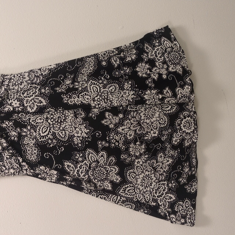 Stunning Halter Dress with Floral Design - Picture 2 of 13